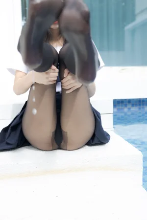 《内部001 一只喵喵梓 黑丝JK制服》｜紧急企划 · 105张写真