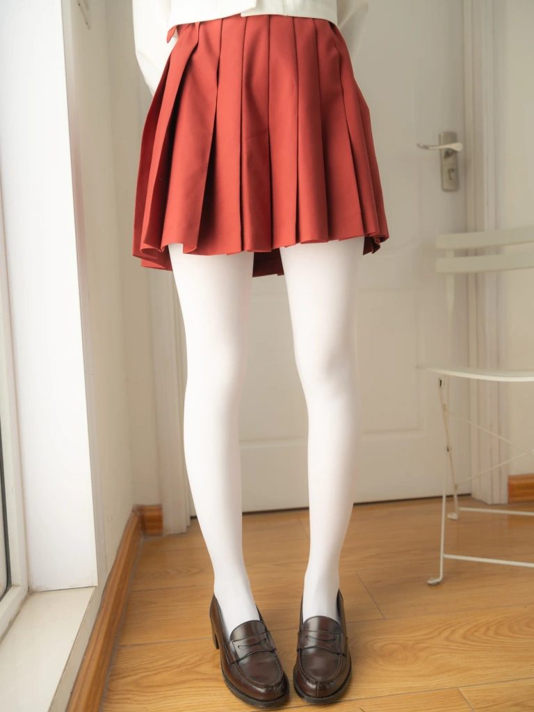 《内部015 一只喵喵梓 白丝JK制服》｜紧急企划 · 90张写真、1 个视频