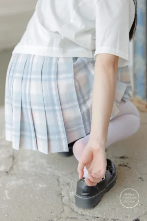 《有料-01》｜森萝财团 · 64张写真