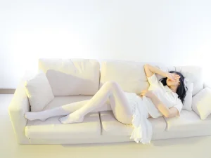 《小樱-02E 4K 白丝T恤短裙》｜森萝财团 · 100张写真、1 个视频
