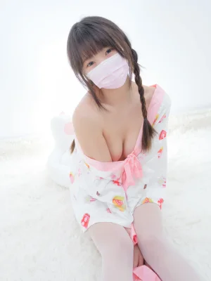 《春雪-03E 4K》｜森萝财团 · 112张写真、2 个视频