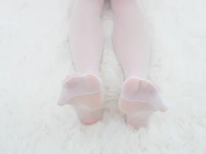 《春雪-03E 4K》｜森萝财团 · 112张写真、2 个视频