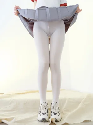 《小樱-03E 4K 白体操服短裙》｜森萝财团 · 121张写真、1 个视频