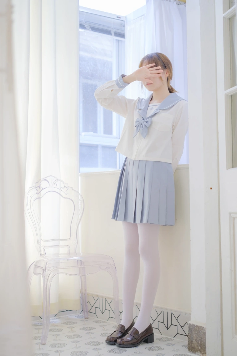 《微风-04》｜森萝财团 · 102张写真、1 个视频