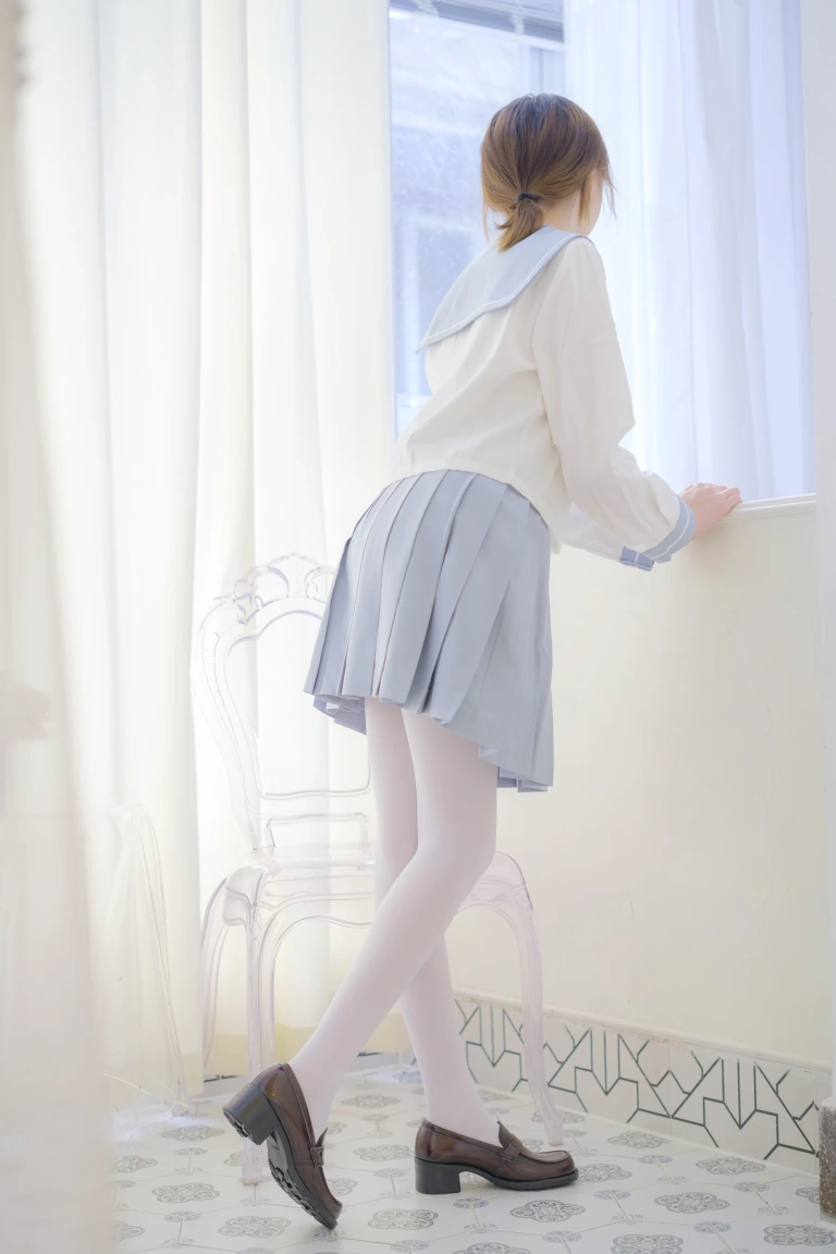 《微风-04》｜森萝财团 · 102张写真、1 个视频