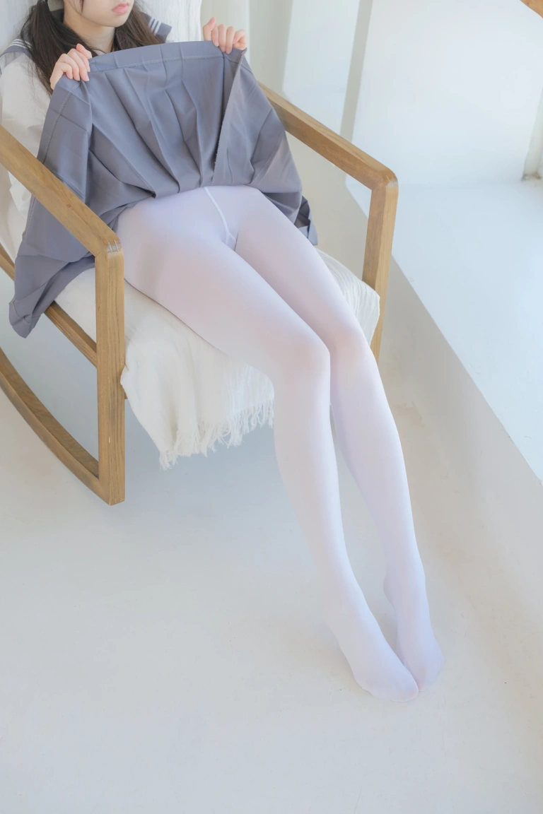 《雏菊-08》｜森萝财团 · 123张写真、1 个视频