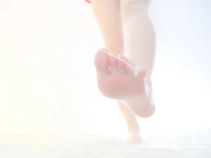 《月下-09E》｜森萝财团 · 90张写真、1 个视频