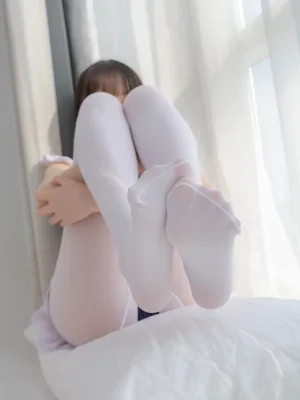 《微风-11》｜森萝财团 · 146张写真、1 个视频