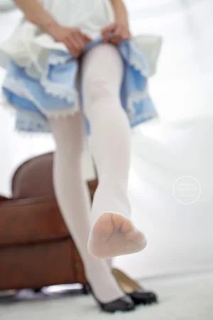 《有料-16》｜森萝财团 · 22张写真、1 个视频