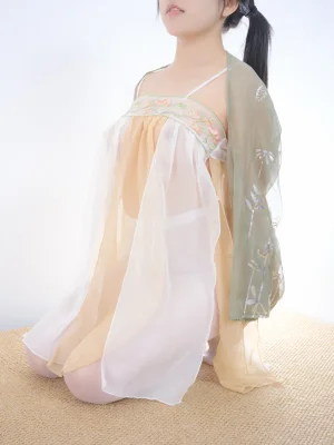 《晴涩-16E 4K》｜森萝财团 · 78张写真、1 个视频