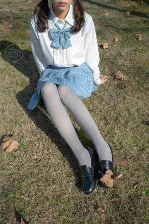 《有料-30》｜森萝财团 · 100张写真