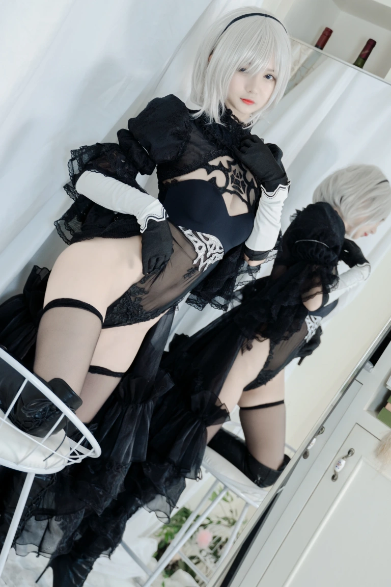 《2B黑婚纱》｜51酱 · 53张写真、2 个视频