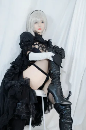 《2B黑婚纱》｜51酱 · 53张写真、2 个视频