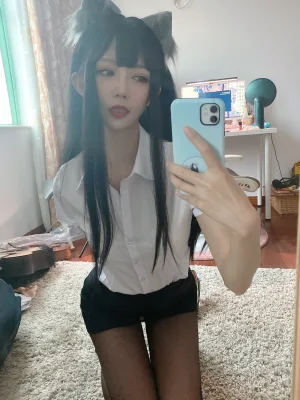 《OL》｜51酱 · 20张写真、2 个视频