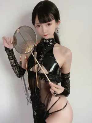 《靡烟》｜51酱 · 35张写真