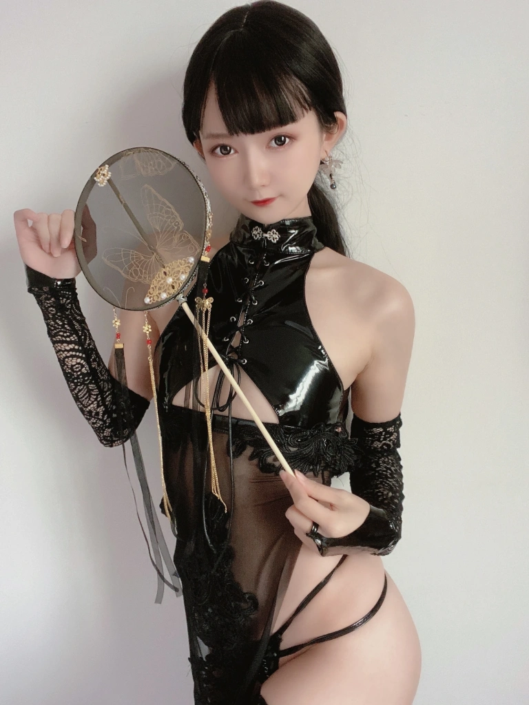 《靡烟》｜51酱 · 35张写真