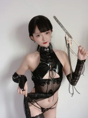 《靡烟》｜51酱 · 35张写真