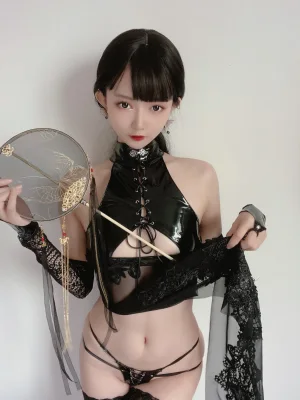 《靡烟》｜51酱 · 35张写真