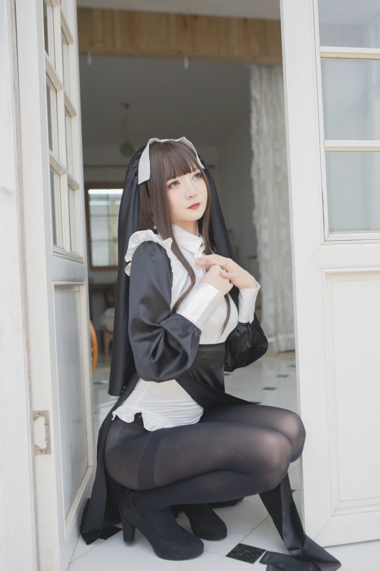 《修女》｜51酱 · 24张写真
