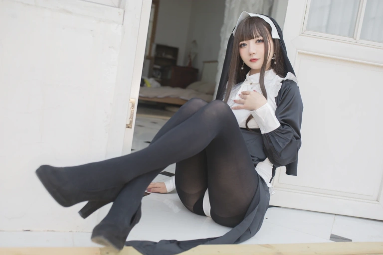 《修女》｜51酱 · 24张写真