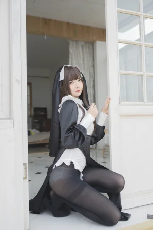 《修女》｜51酱 · 24张写真
