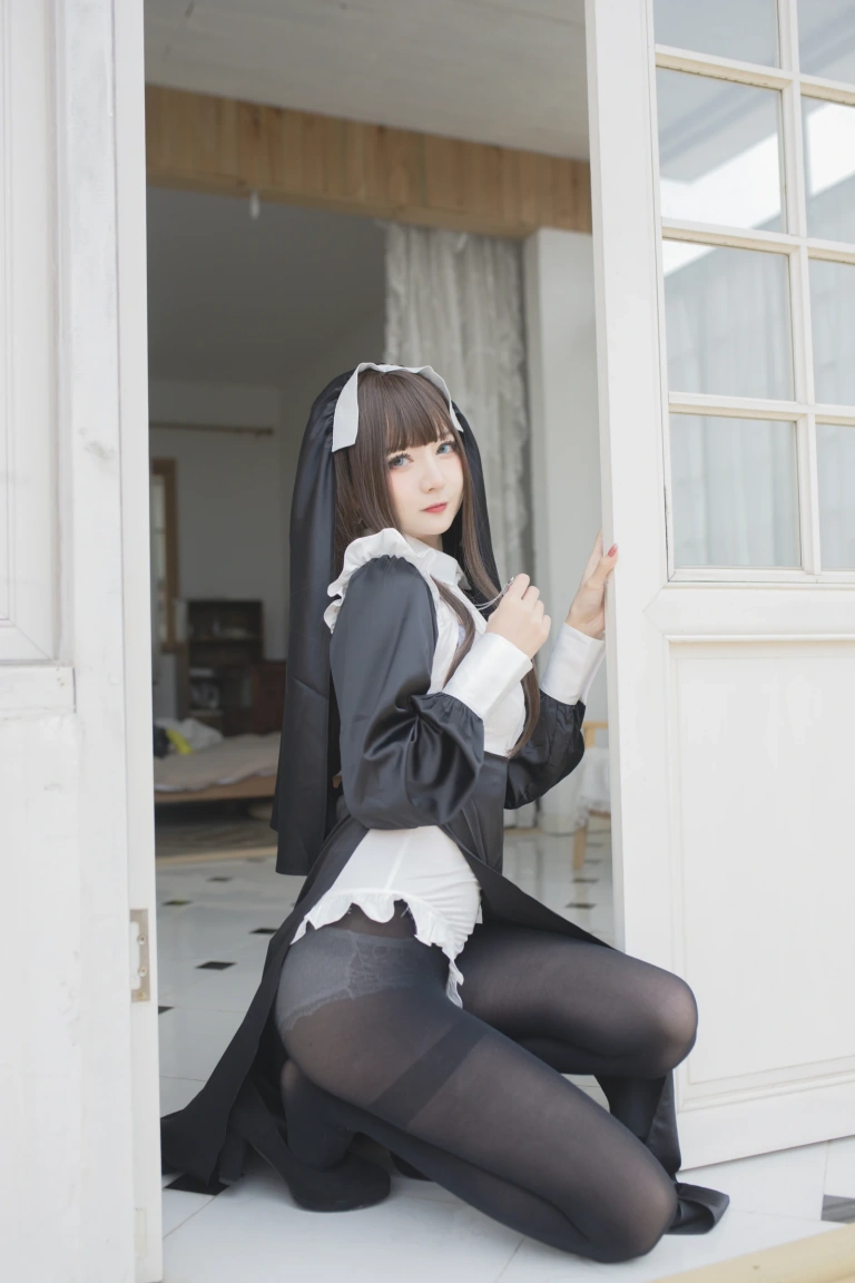 《修女》｜51酱 · 24张写真