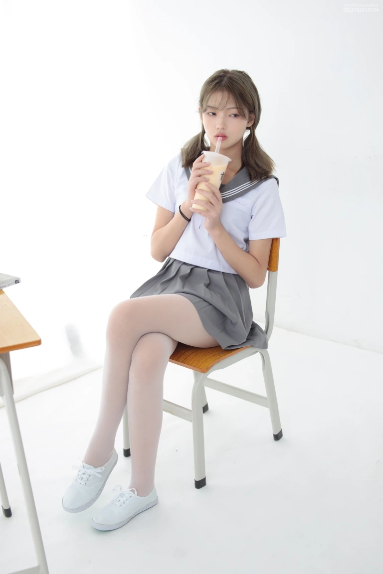 《JKFUN-048 《白丝网鞋合辑》 13D白丝 默陌+芝士 芝士》｜森萝财团 · 56张写真、1 个视频