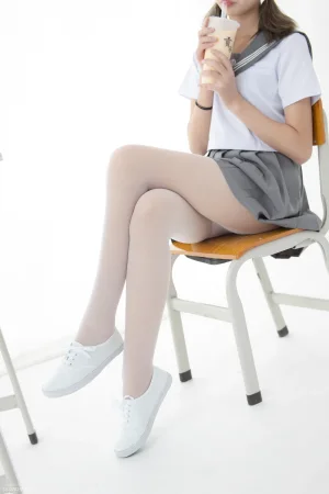《JKFUN-048 《白丝网鞋合辑》 13D白丝 默陌+芝士 芝士》｜森萝财团 · 56张写真、1 个视频