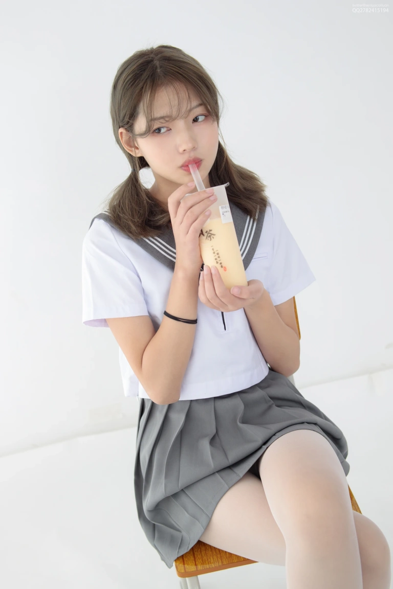 《JKFUN-048 《白丝网鞋合辑》 13D白丝 默陌+芝士 芝士》｜森萝财团 · 56张写真、1 个视频