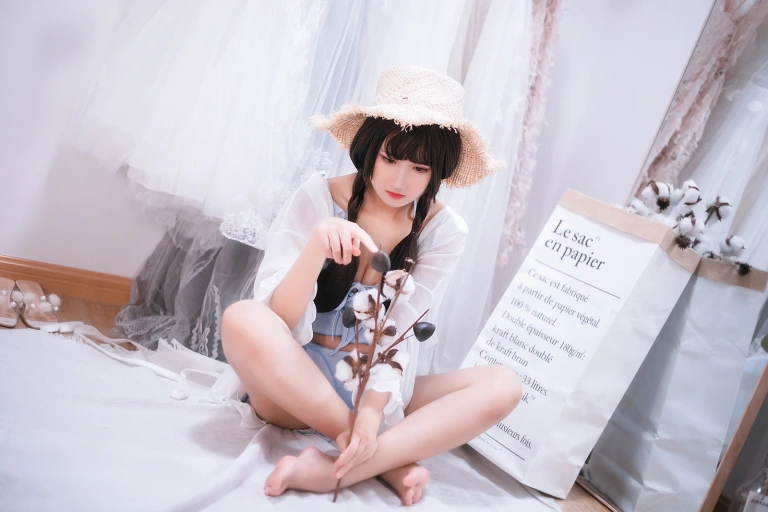 《房间里的夏天》｜三度_69 · 42张写真