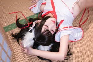 《狐巫女》｜三度_69 · 33张写真、2 个视频