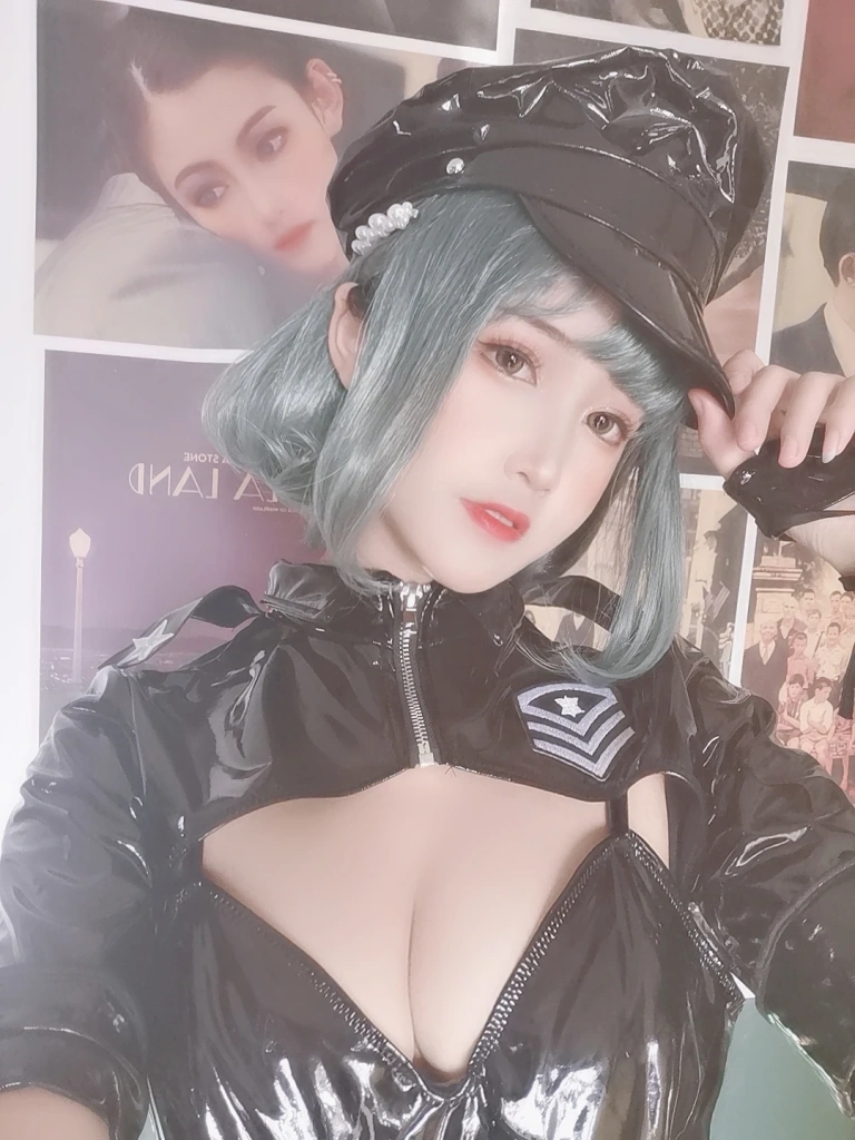 《女警》｜三度_69 · 29张写真、4 个视频