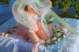 《水边的阿狄丽娜》｜三度_69 · 32张写真