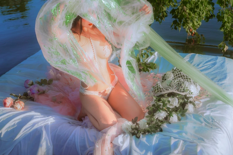《水边的阿狄丽娜》｜三度_69 · 32张写真