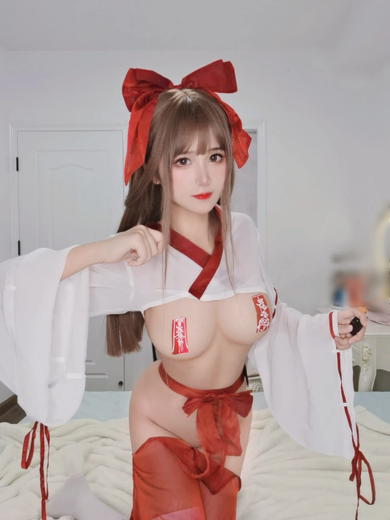 《巫女》｜三度_69 · 55张写真、4 个视频