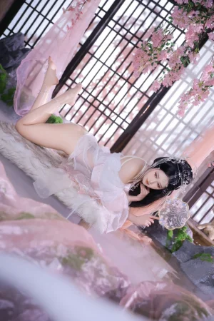 《小师姐》｜三度_69 · 81张写真