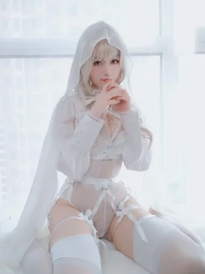 《纯白圣女》｜白银81 · 56张写真、6 个视频