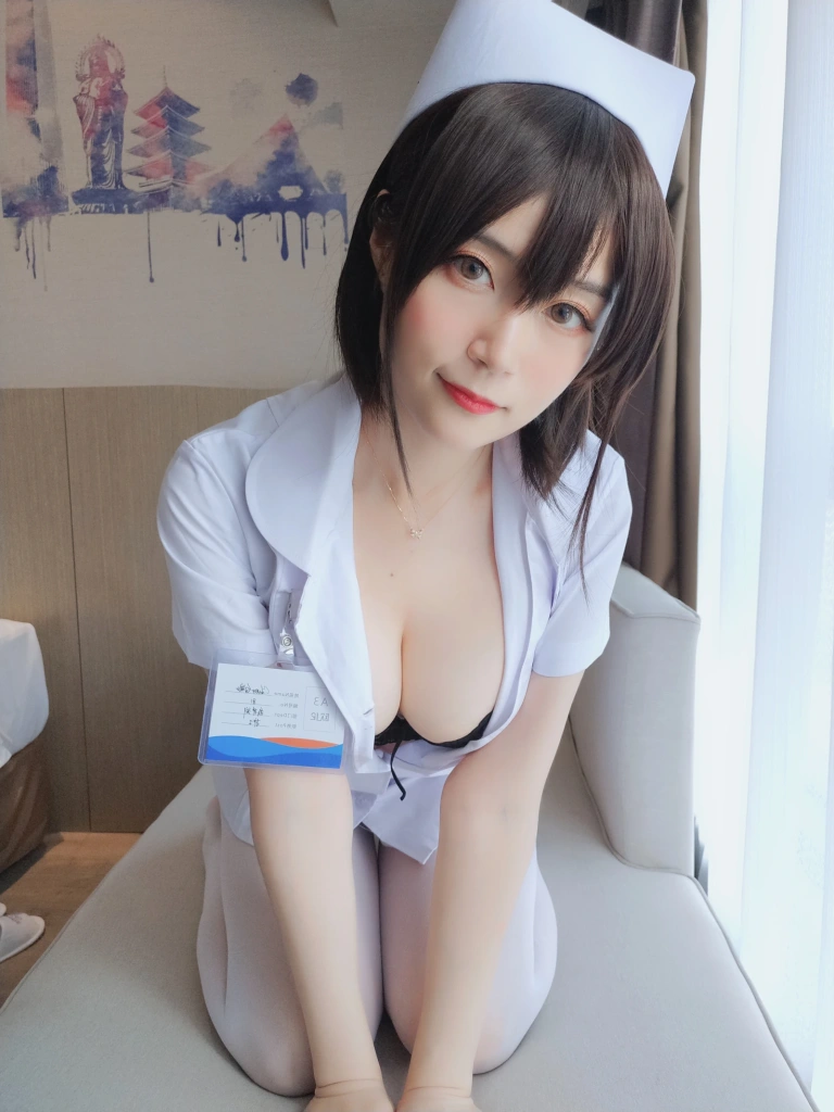 《短发小护士》｜白银81 · 37张写真