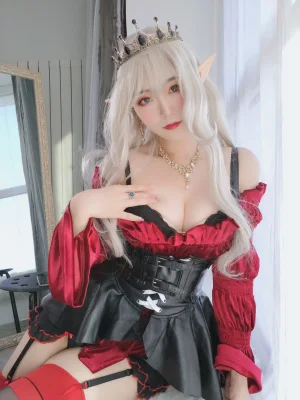 《皇家吸血鬼》｜白银81 · 50张写真、8 个视频