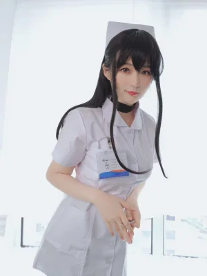《长发小护士》｜白银81 · 66张写真、3 个视频