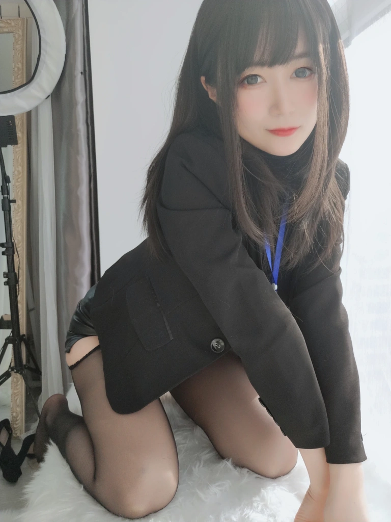 《职场新人》｜白银81 · 118张写真、7 个视频