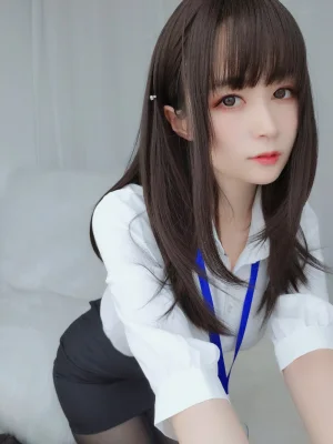 《制服》｜白银81 · 125张写真、8 个视频