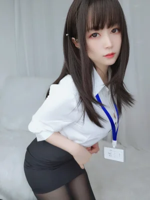 《制服》｜白银81 · 125张写真、8 个视频