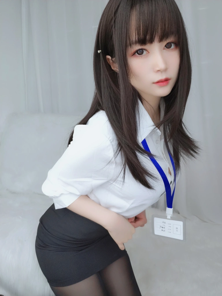《制服》｜白银81 · 125张写真、8 个视频