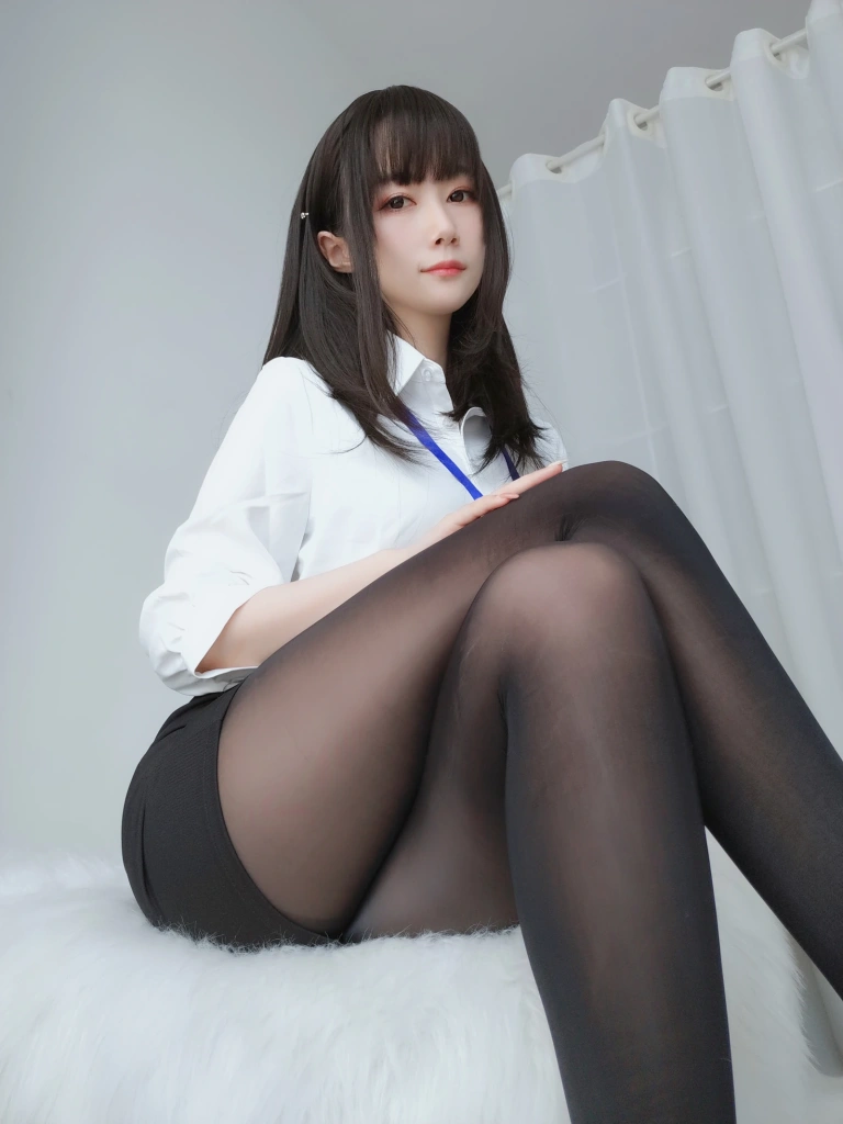《制服》｜白银81 · 125张写真、8 个视频