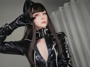 《通讯官》｜白银81 · 147张写真、8 个视频