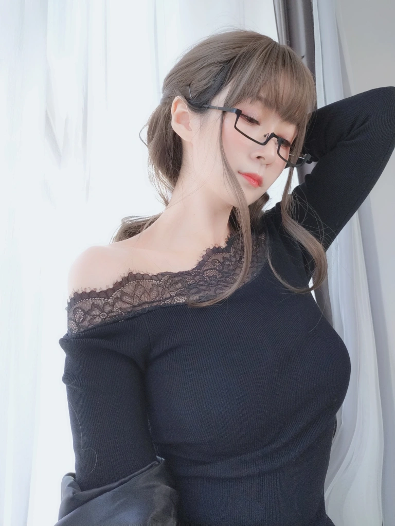 《黑西服》｜白银81 · 136张写真、7 个视频