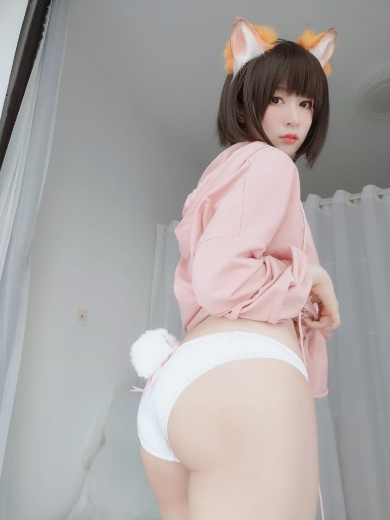 《自撮り Vol.51 粉红狐狸》｜白银81 · 111张写真、7 个视频