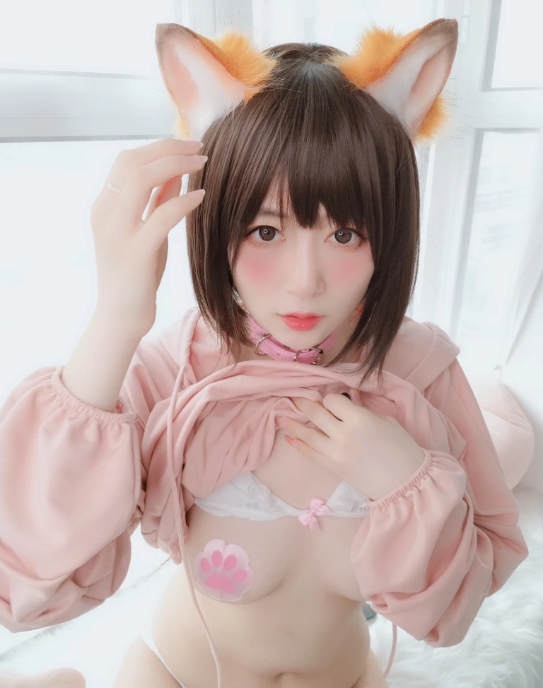 《自撮り Vol.51 粉红狐狸》｜白银81 · 111张写真、7 个视频