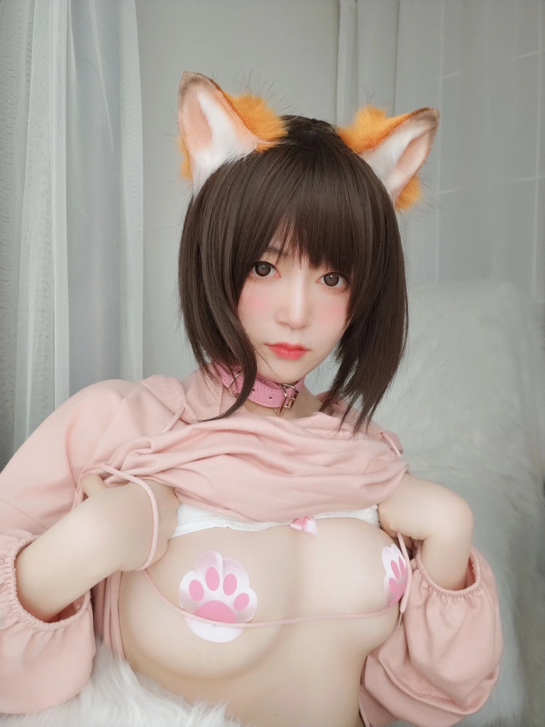 《自撮り Vol.51 粉红狐狸》｜白银81 · 111张写真、7 个视频